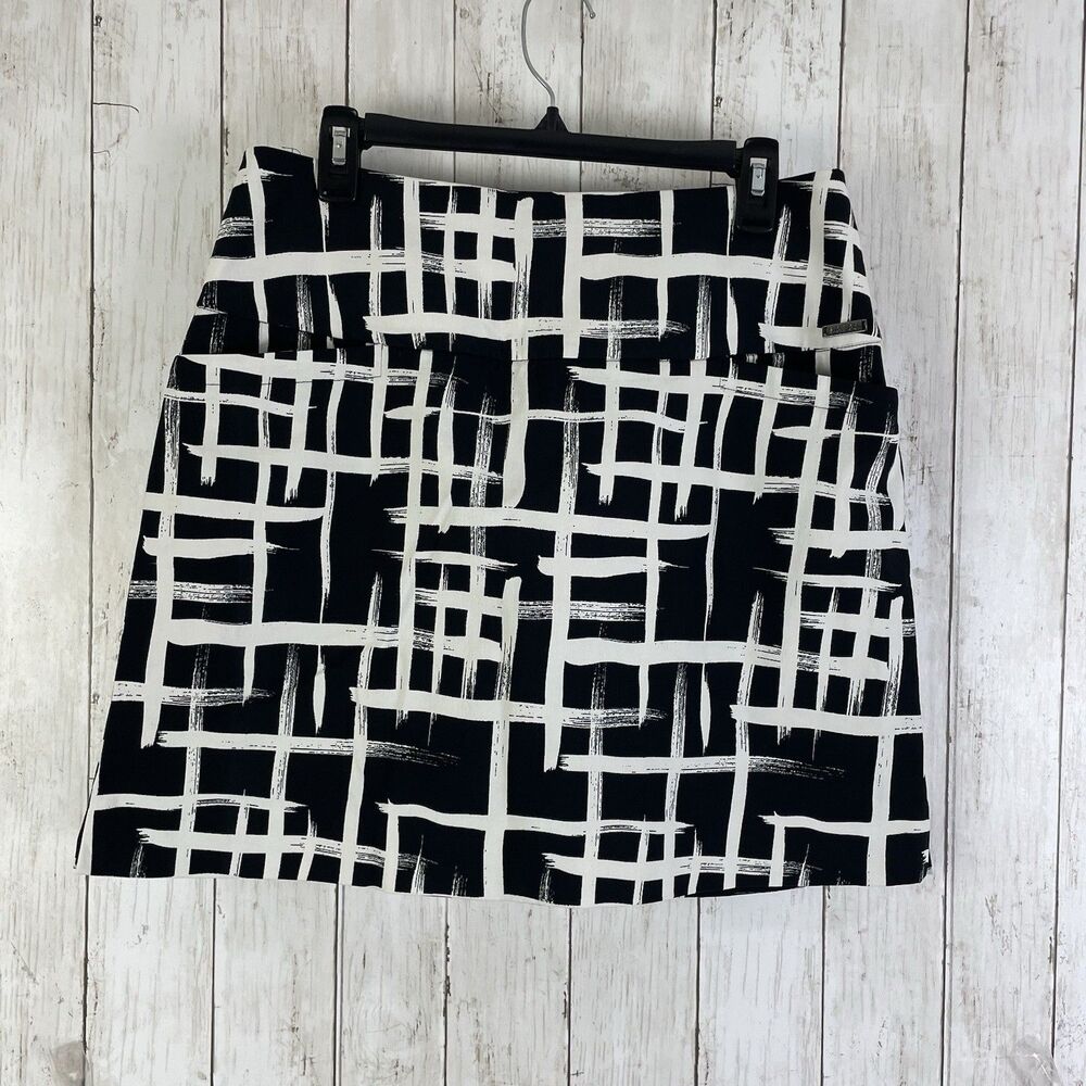 S.C & Co Women's Skort Sz Large Pull-On Tummy Control Black & White